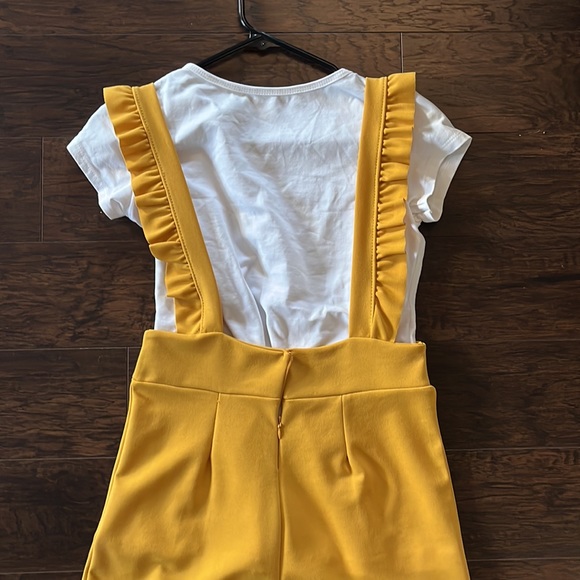 Pinafore Set - Picture 3 of 3